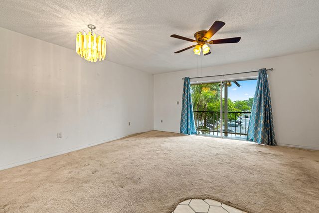 8260 SW 24th Street 6310, North Lauderdale, FL 33068