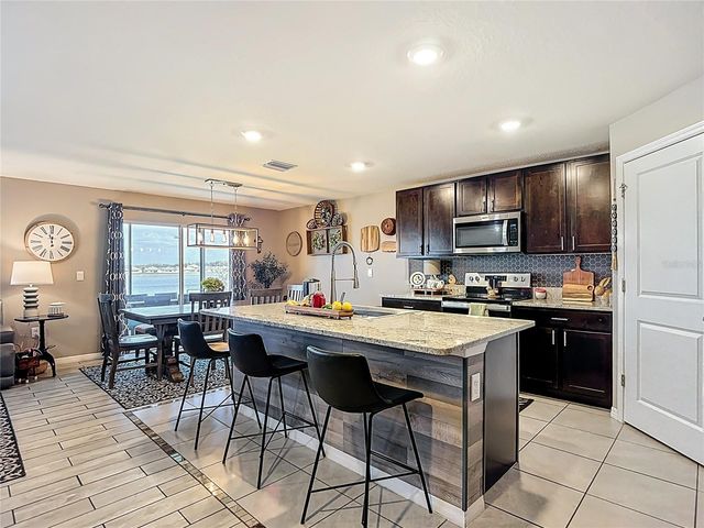 38287 SONNET LANDING AVENUE, Zephyrhills, FL 33540