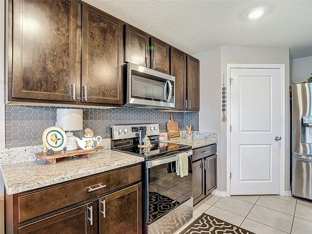 38287 SONNET LANDING AVENUE, Zephyrhills, FL 33540