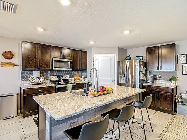 38287 SONNET LANDING AVENUE, Zephyrhills, FL 33540