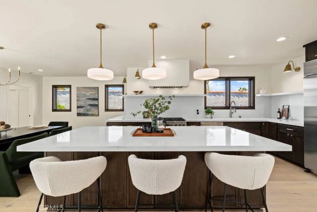 1565 Murray, Los Angeles, CA 90026