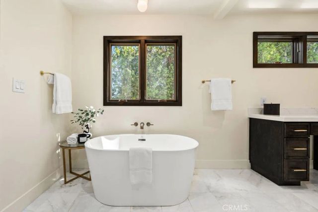 1565 Murray, Los Angeles, CA 90026