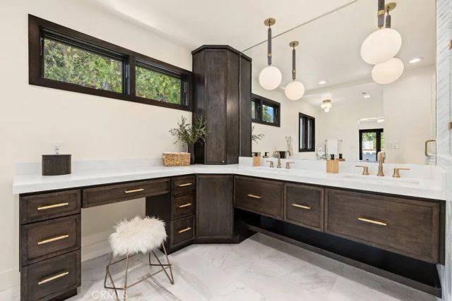 1565 Murray, Los Angeles, CA 90026