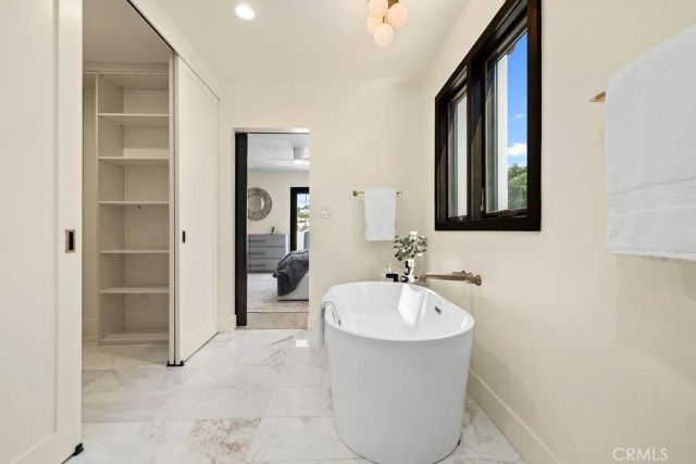 1565 Murray, Los Angeles, CA 90026