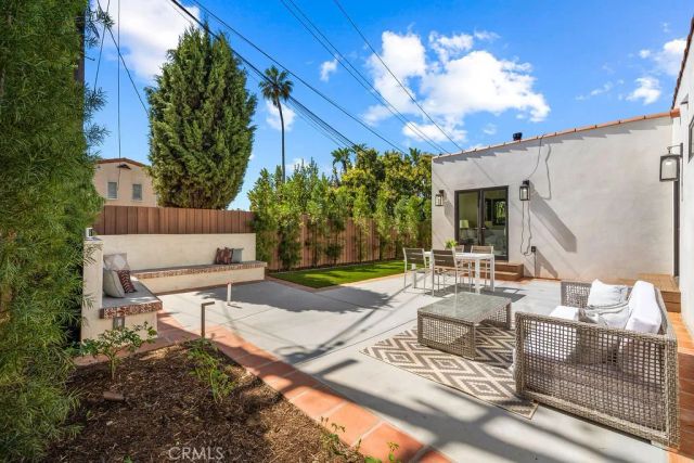 1565 Murray, Los Angeles, CA 90026