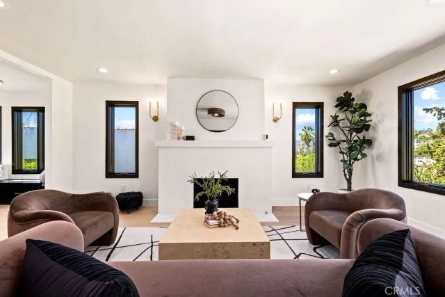 1565 Murray, Los Angeles, CA 90026