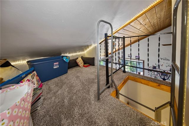 30949 Wild Oak, Running Springs, CA 92382