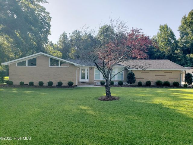 6447 James B White Highway S, Whiteville, NC 28472