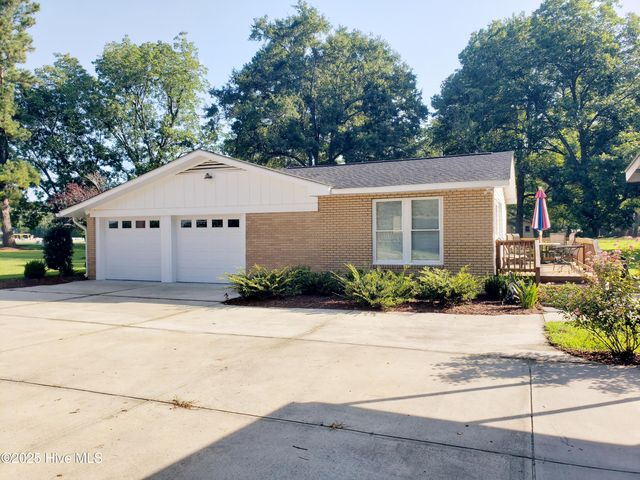 6447 James B White Highway S, Whiteville, NC 28472