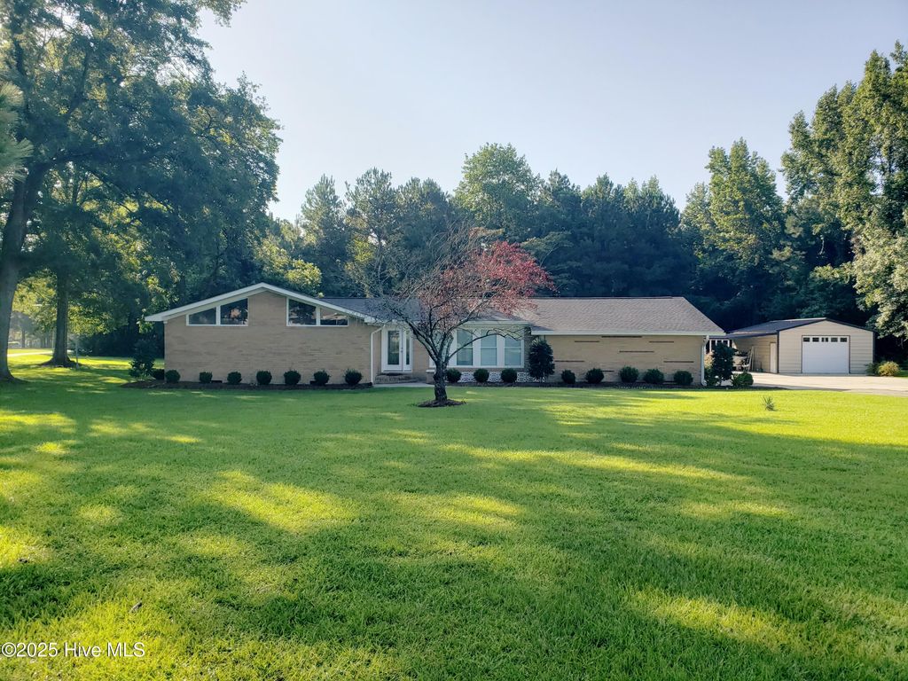 6447 James B White Highway S, Whiteville, NC 28472