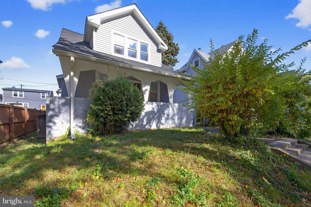 1211 DELAFIELD PL NW, Washington, DC 20011