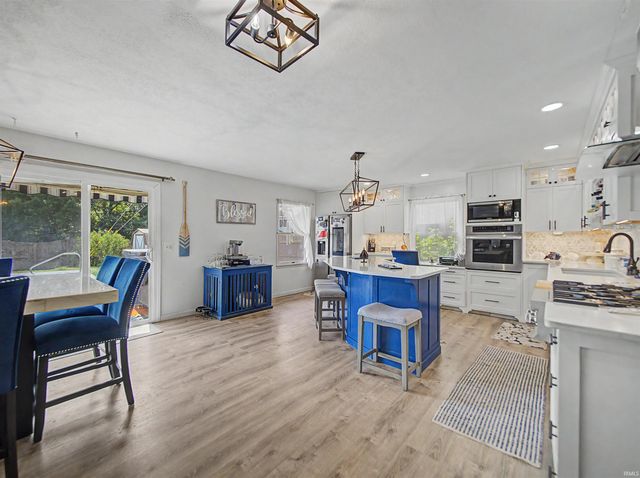 1200 S Helfrich Avenue, Evansville, IN 47712