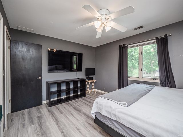 1200 S Helfrich Avenue, Evansville, IN 47712