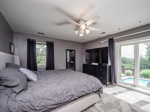 1200 S Helfrich Avenue, Evansville, IN 47712