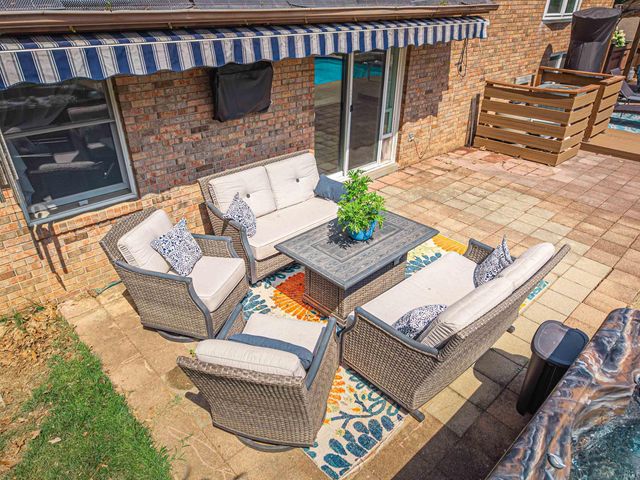 1200 S Helfrich Avenue, Evansville, IN 47712