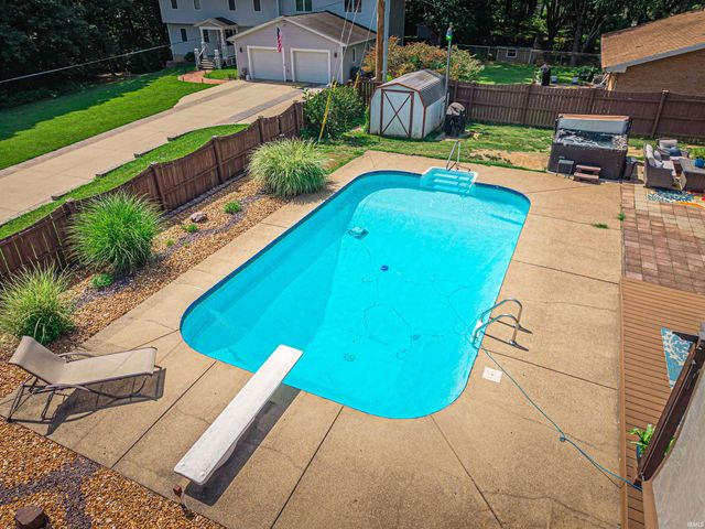 1200 S Helfrich Avenue, Evansville, IN 47712