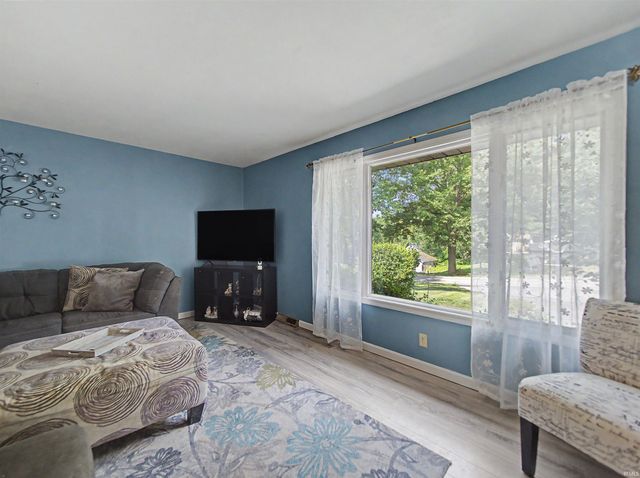 1200 S Helfrich Avenue, Evansville, IN 47712