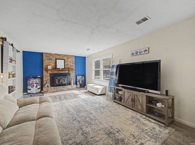 1200 S Helfrich Avenue, Evansville, IN 47712