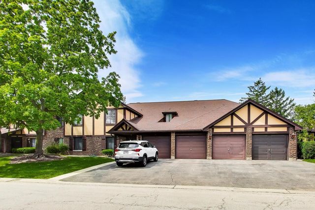 1720 Lakecliffe Drive A, Wheaton, IL 60189