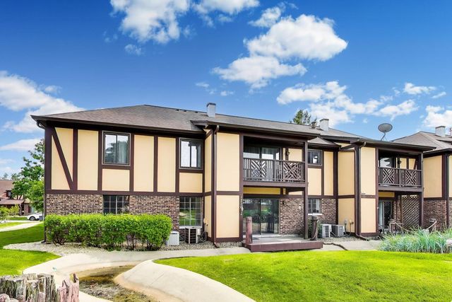 1720 Lakecliffe Drive A, Wheaton, IL 60189
