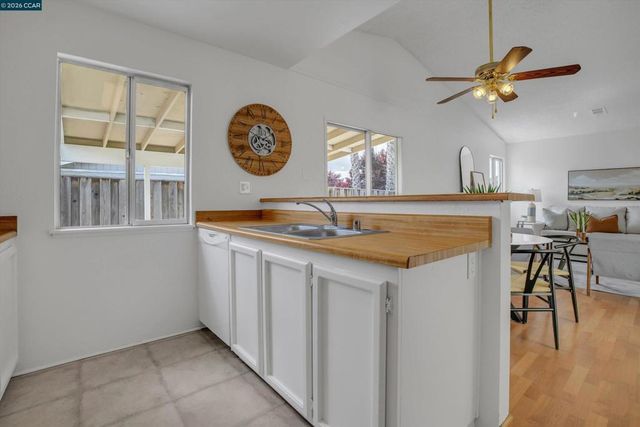 351 Filbert Ct, Oakley, CA 94561