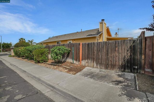 351 Filbert Ct, Oakley, CA 94561