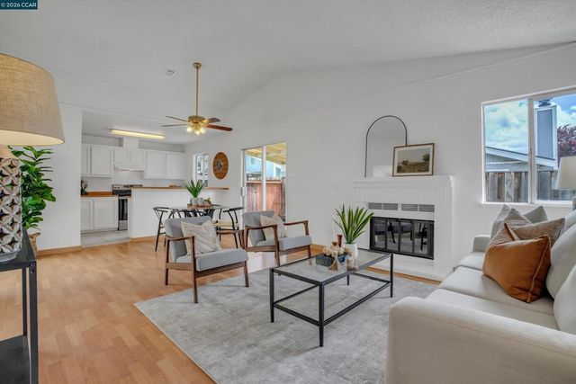 351 Filbert Ct, Oakley, CA 94561