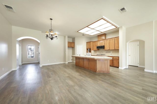 5415 Benevento Court, Bakersfield, CA 93308