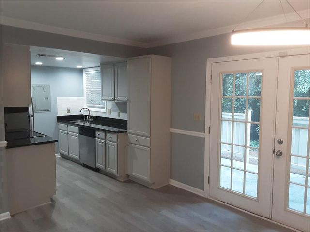 6900 Roswell Road O3, Atlanta, GA 30328