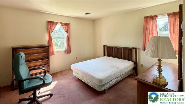 7033 Versailles Square, Bethlehem City, PA 18017