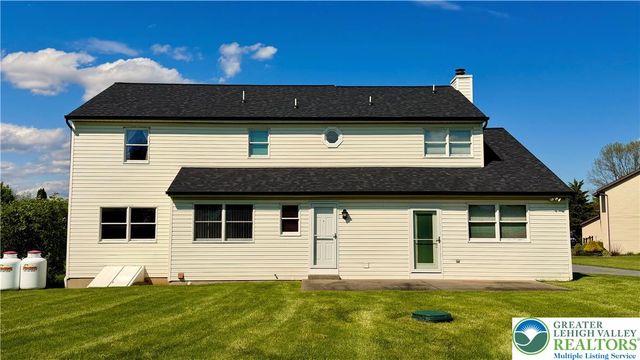 7033 Versailles Square, Bethlehem City, PA 18017