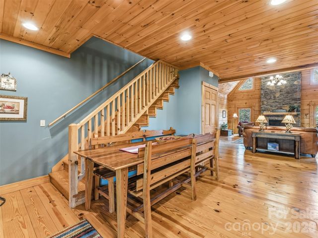 167 Mountain Vista Drive, Saluda, NC 28773