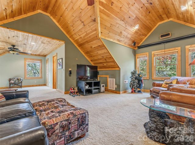 167 Mountain Vista Drive, Saluda, NC 28773