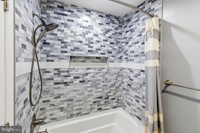 224 FREDERICKTOWNE DR, Stephens City, VA 22655