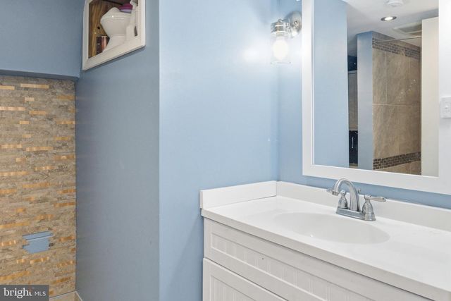 224 FREDERICKTOWNE DR, Stephens City, VA 22655