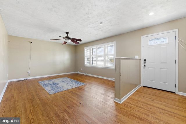 224 FREDERICKTOWNE DR, Stephens City, VA 22655