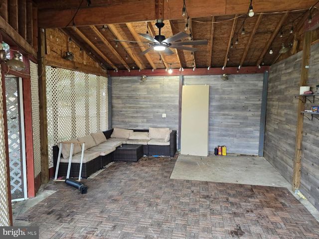 224 FREDERICKTOWNE DR, Stephens City, VA 22655