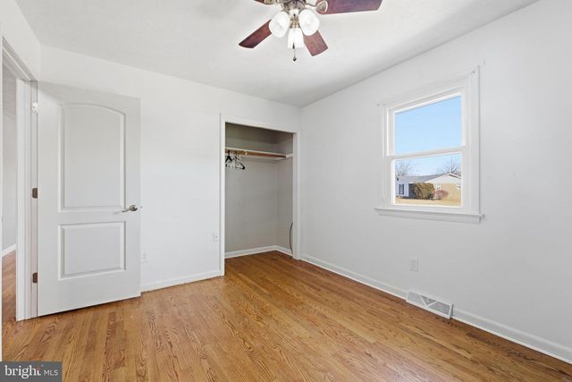 224 FREDERICKTOWNE DR, Stephens City, VA 22655