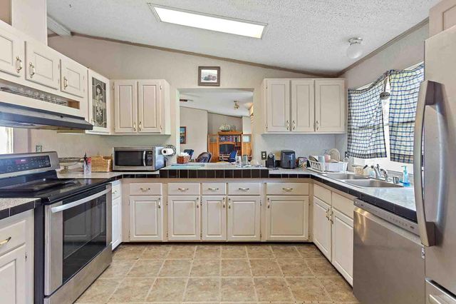 277 Mesquite DR, Cedar Creek, TX 78612