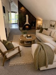 194 Robbins 1, Waltham, MA 02453
