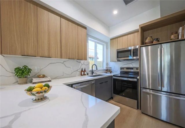 2012 Dunsmuir Avenue C, Los Angeles, CA 90016