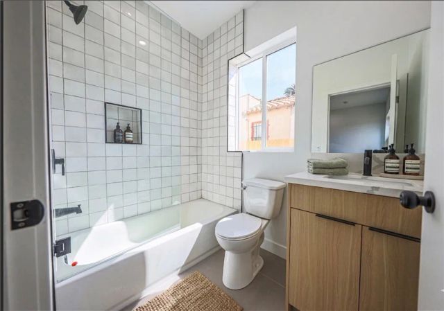 2012 Dunsmuir Avenue C, Los Angeles, CA 90016