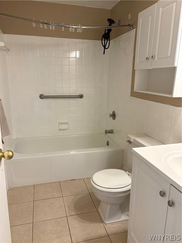 3948 Ridge Lea Road D, Amherst, NY 14228