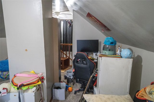 309 E 10th Street S, Newton, IA 50208