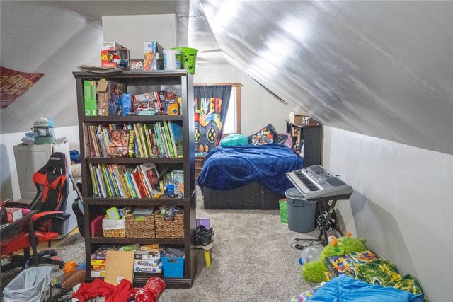 309 E 10th Street S, Newton, IA 50208