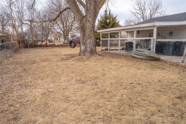 309 E 10th Street S, Newton, IA 50208