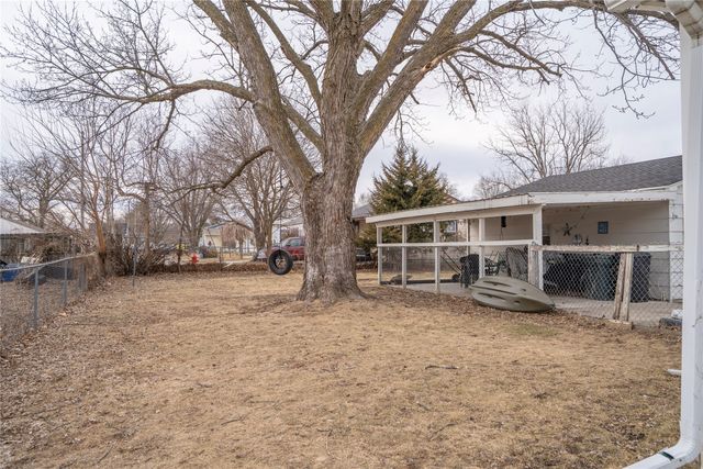 309 E 10th Street S, Newton, IA 50208
