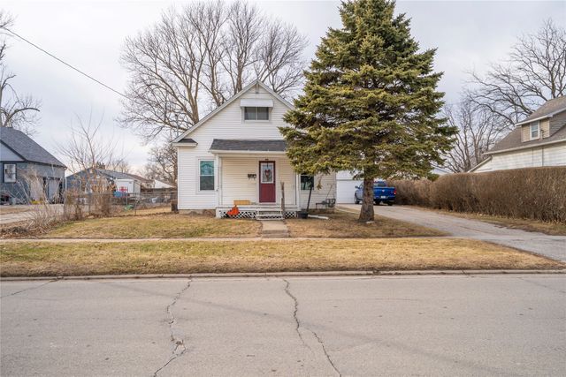 309 E 10th Street S, Newton, IA 50208