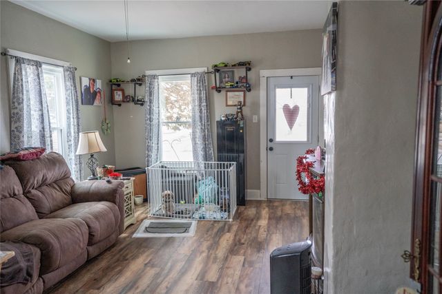 309 E 10th Street S, Newton, IA 50208