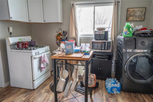 309 E 10th Street S, Newton, IA 50208